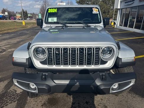 Certified 2024 Jeep Wrangler Sahara w/ Technology Group image 8