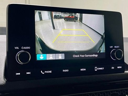 Used 2023 Honda Civic Sport image 4