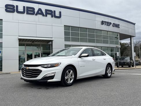 Used 2021 Chevrolet Malibu LS image 2