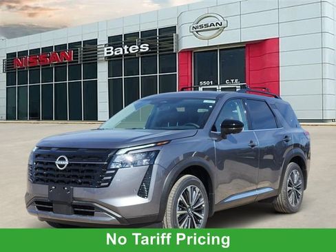 New 2026 Nissan Pathfinder Platinum image 2