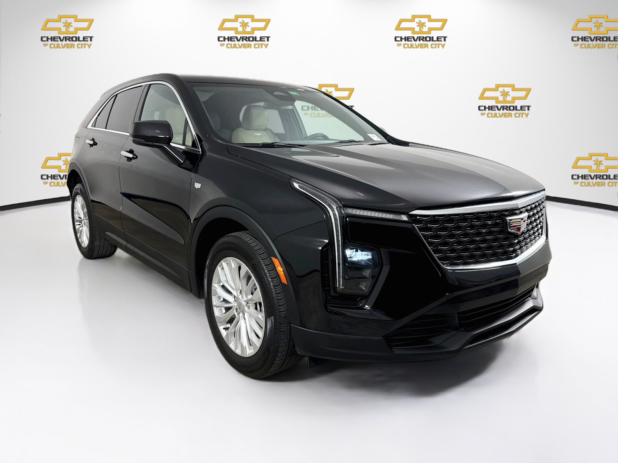 Used 2024 Cadillac XT4 Luxury FWD image 1
