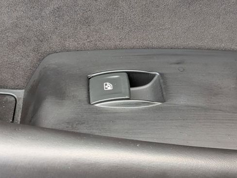 Used 2020 Cadillac Escalade Platinum w/ Escalade Sport Edition AWD/4WD image 31