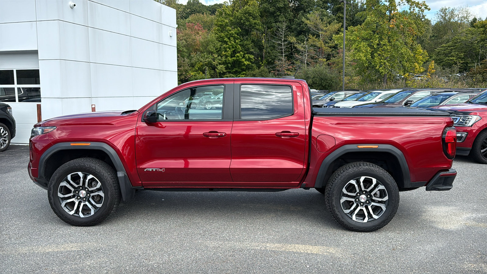 Used 2024 GMC Canyon AT4 AWD/4WD image 4