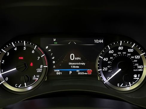 Used 2024 Toyota Highlander LE FWD image 22
