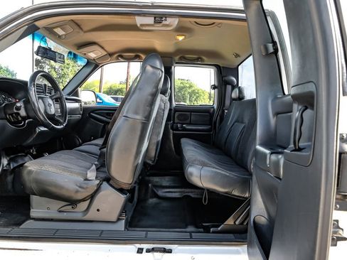 Used 2000 Chevrolet Silverado 1500 4x4 Extended Cab w/ Firm Ride Suspension Pkg image 28