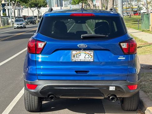 Used 2019 Ford Escape SE FWD image 4