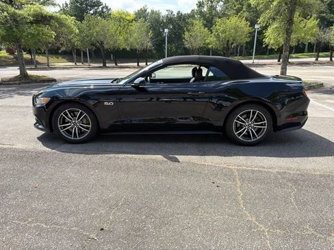 Used 2017 Ford Mustang GT Premium RWD image 4