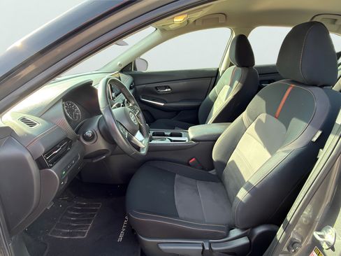 Certified 2023 Nissan Sentra SR w/ Midnight Edition Package FWD image 17