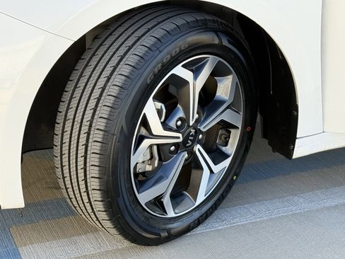 Used 2021 Kia Forte LXS image 15