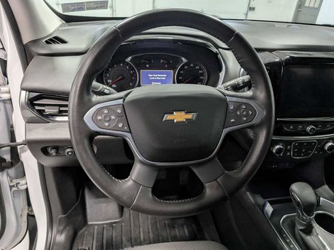 Used 2021 Chevrolet Traverse LT image 36