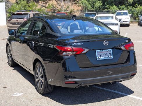 Used 2023 Nissan Versa SV FWD image 7