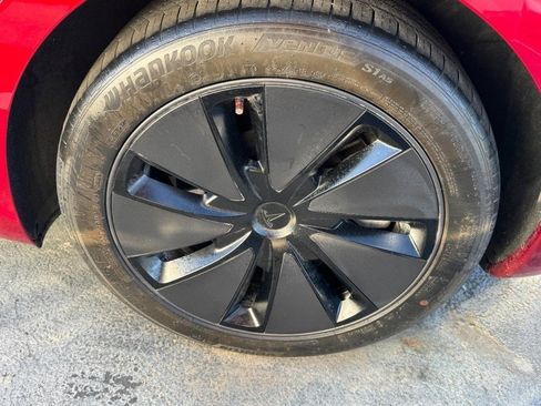 Used 2024 Tesla Model 3 image 7