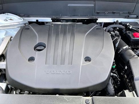 Used 2024 Volvo XC90 B5 Core w/ Protection Package Premier image 34