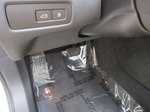 Used 2023 Volvo XC60 T8 Ultimate image 33