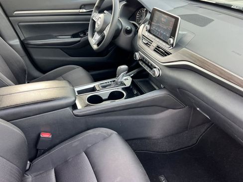 Used 2023 Nissan Altima 2.5 SV image 16