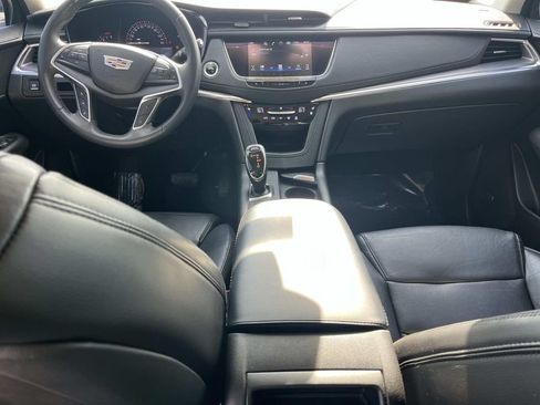 Used 2017 Cadillac XT5 Premium Luxury AWD/4WD image 12
