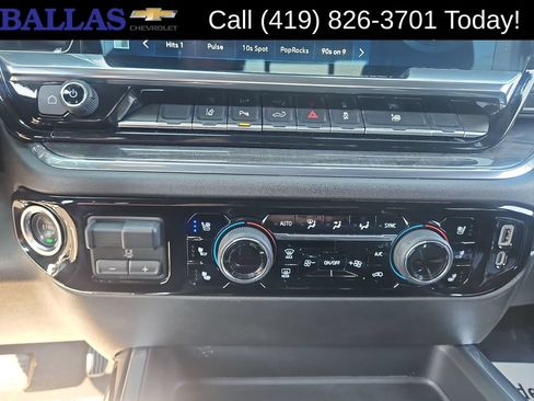 Certified 2025 Chevrolet Silverado 2500 LTZ w/ LTZ Convenience Package AWD/4WD image 18