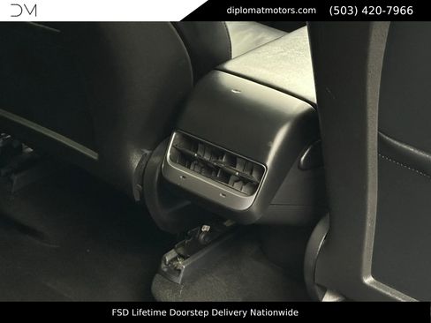 Used 2020 Tesla Model Y Long Range image 22