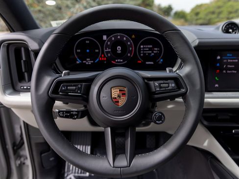 New 2025 Porsche Cayenne Coupe image 28