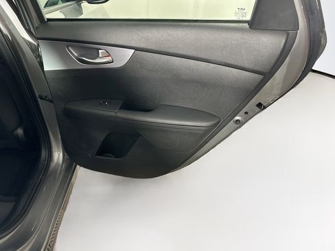 Used 2022 Kia Forte LXS image 28