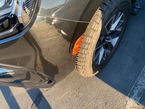 Used 2023 Chevrolet Tahoe Z71 w/ Luxury Package image 2