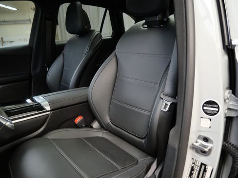 Certified 2026 Mercedes-Benz GLC 300 4MATIC image 3