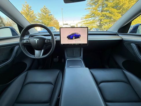 Used 2023 Tesla Model Y Long Range image 2