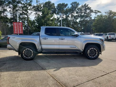 Used 2024 Toyota Tacoma TRD Sport RWD image 8