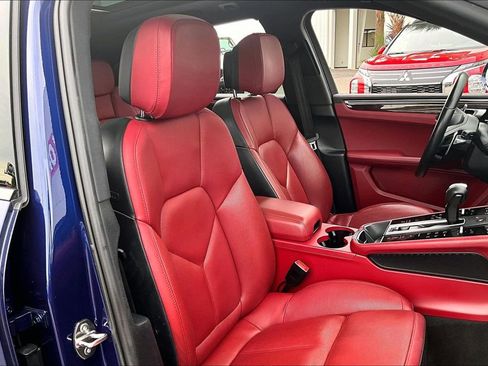 Used 2022 Porsche Macan S image 28