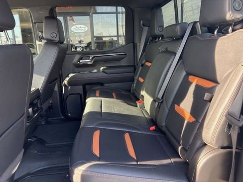 Used 2023 GMC Sierra 1500 AT4 w/ AT4 Preferred Package AWD/4WD image 14