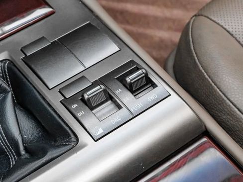 Used 2017 Lexus GX 460 image 34