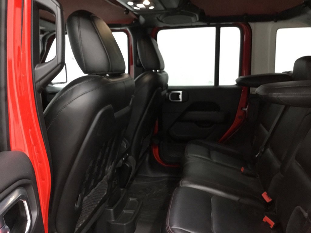 Used 2021 Jeep Wrangler Unlimited Rubicon w/ Cold Weather Group AWD/4WD image 11
