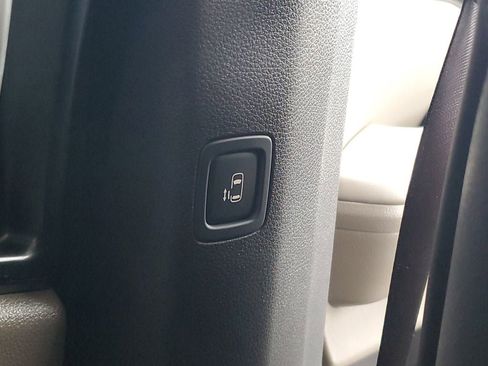 New 2026 Kia Carnival FWD image 24