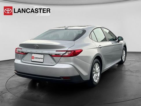 Used 2025 Toyota Camry LE image 7