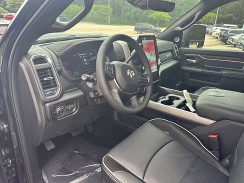 New 2026 RAM 2500 Laramie AWD/4WD image 13