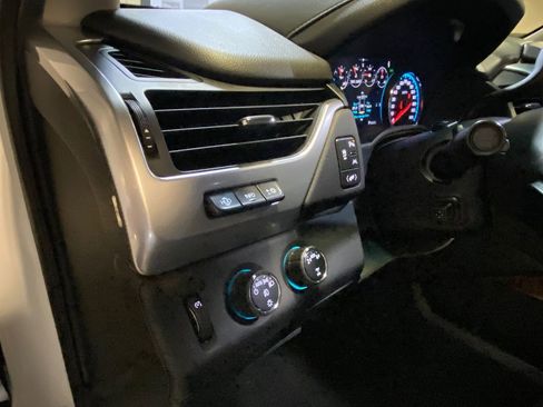 Used 2017 Chevrolet Suburban Premier image 20