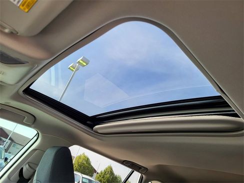 Used 2025 Toyota RAV4 XLE image 7