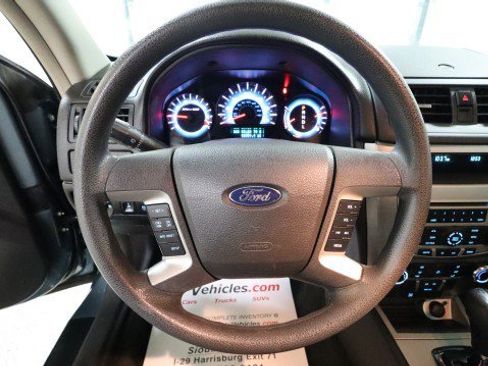 Used 2011 Ford Fusion SE image 15