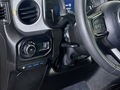 Used 2024 Jeep Wrangler Unlimited AWD/4WD image 16