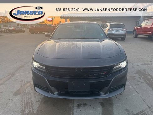 Used 2017 Dodge Charger R/T w/ Premium Group image 2