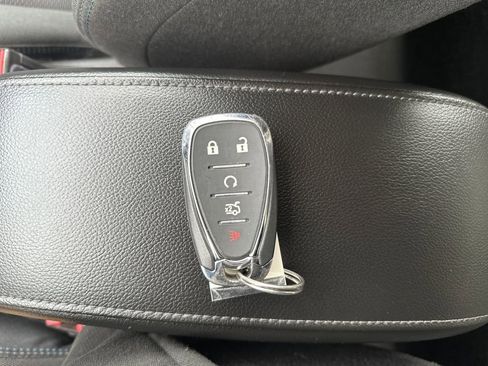 Used 2017 Chevrolet Cruze LT w/ Convenience Package image 21