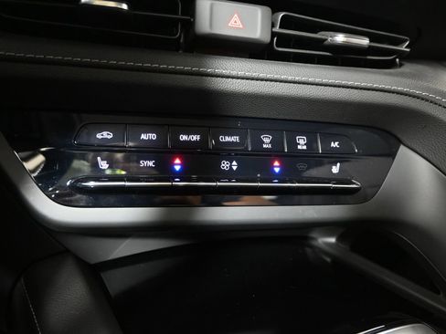 Used 2023 Buick Envision Preferred w/ Sport Touring Package AWD/4WD image 29