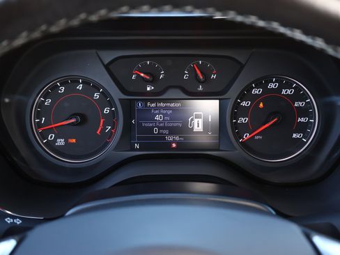 Used 2020 Chevrolet Camaro LT image 15