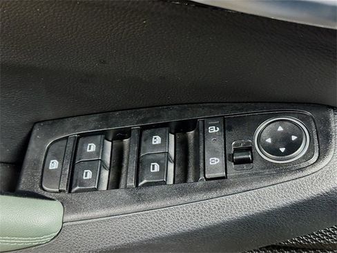 Used 2024 Kia Seltos SX image 11