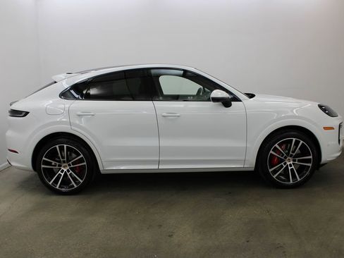 New 2026 Porsche Cayenne S image 8