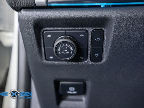 Used 2025 Ford Expedition Tremor AWD/4WD image 13