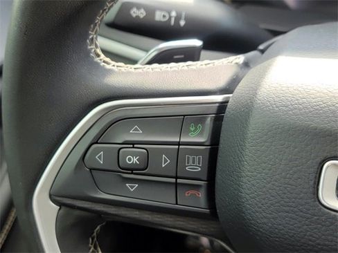 Used 2023 Jeep Grand Cherokee Laredo X image 20