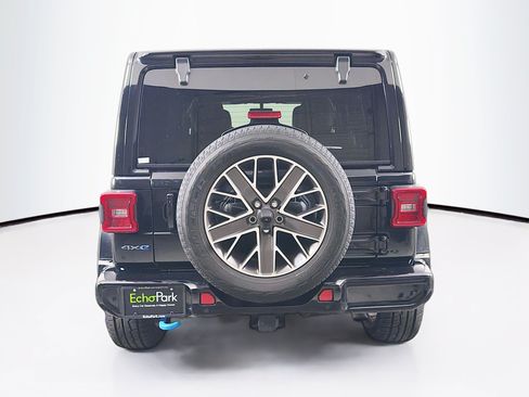 Used 2023 Jeep Wrangler Unlimited Sahara AWD/4WD image 7