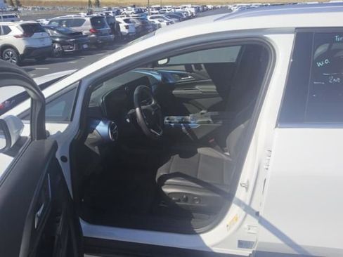Used 2025 Chevrolet Equinox EV LT w/ Convenience Package FWD image 4