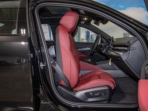 New 2026 BMW 540i xDrive w/ M Sport Package image 21